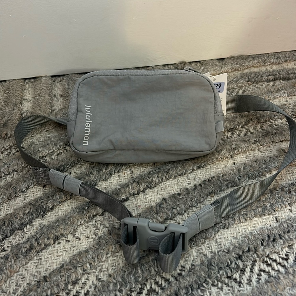 Lululemon mini belt bag